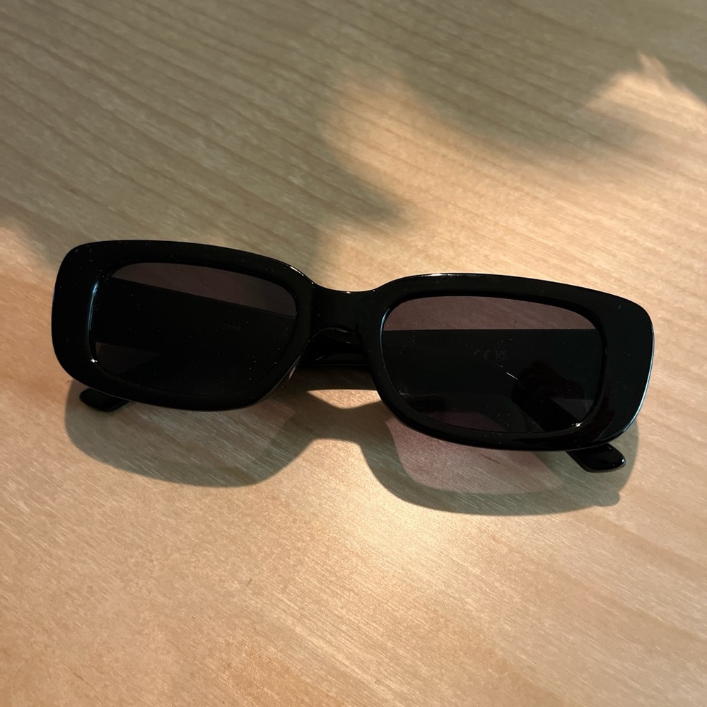 Black Rectangular Sunglasses